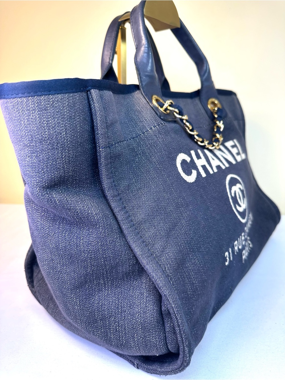 CHANEL Deauville Dark Denim & Navy Leather MM Tote Sticker #17 2012-13 GHW COA - Picture 5 of 17